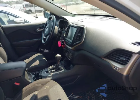 2016 Jeep Cherokee Latitude from USA, damaged, VIN 1C4PJMCS6GW236286